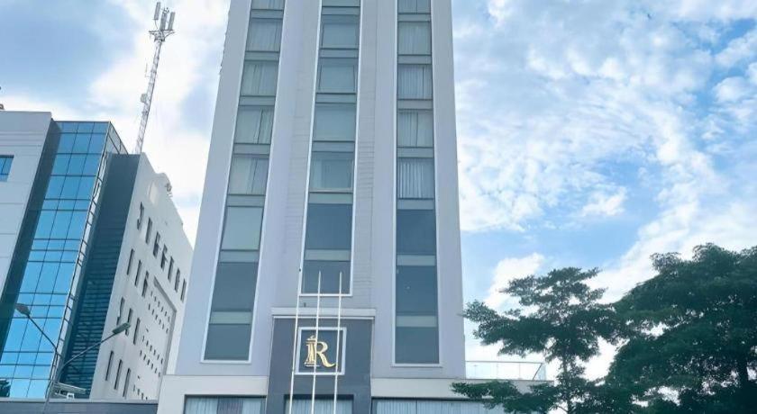 Royal Palace Hotel Tuyen Quang Exteriör bild