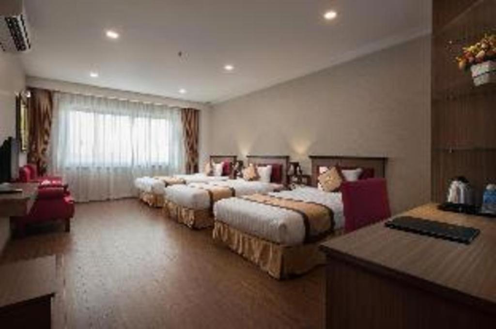 Royal Palace Hotel Tuyen Quang Exteriör bild